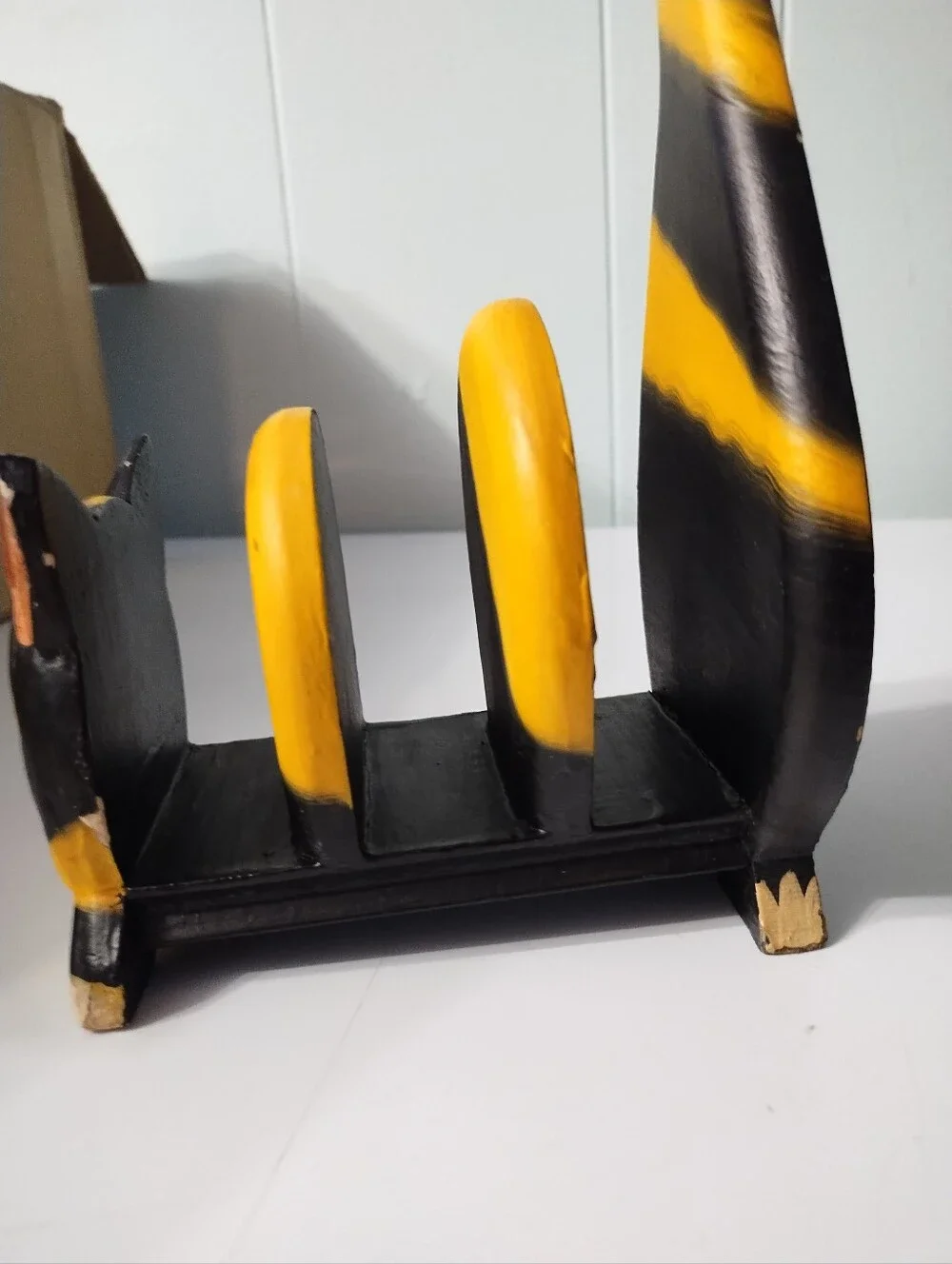 Folk Style Painted Wood Cat Napkin/Letter Holder - Picture 5 of 8